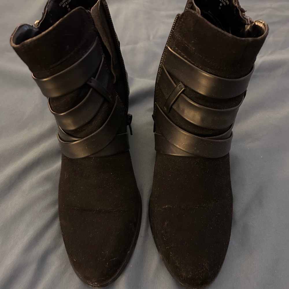 Black suede/leather bootie